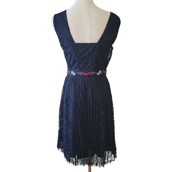 Nanette Lapore Black Embroidered Lace Sleeveless Dress Size 4 - Picture 6 of 8